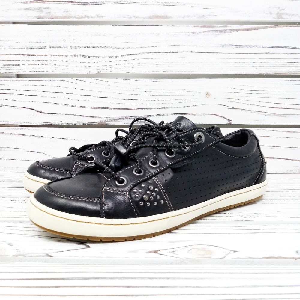 Taos Women's Freedom Black Fashion Sneakers